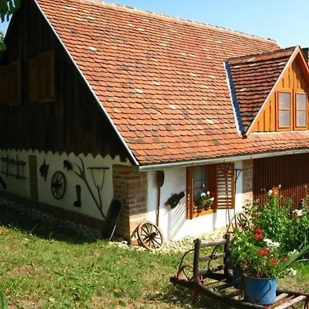 Daire Multidezo Porta - Nepi Muemlek Hazak Az Orsegben Szalafő