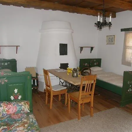 Multidezo Porta - Nepi Muemlek Hazak Az Orsegben