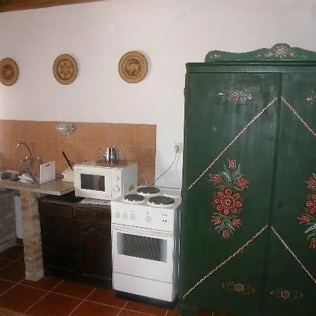 Daire Multidezo Porta - Nepi Muemlek Hazak Az Orsegben