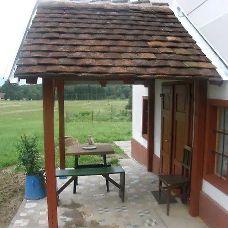 Daire Multidezo Porta - Nepi Muemlek Hazak Az Orsegben