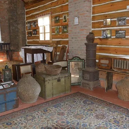 Multidezo Porta - Nepi Muemlek Hazak Az Orsegben Lägenhet *