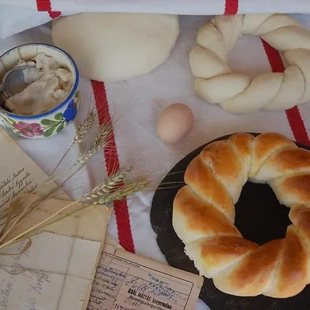 Multidezo Porta - Nepi Muemlek Hazak Az Orsegben * Szalafő