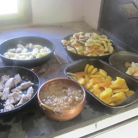 Multidezo Porta - Nepi Muemlek Hazak Az Orsegben Lägenhet