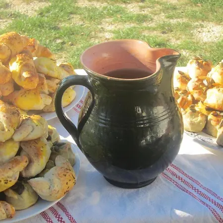 Multidezo Porta - Nepi Muemlek Hazak Az Orsegben Lägenhet Szalafő